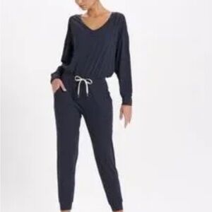 Vuori Women's Navy/Black Jumpsuit size L/XL